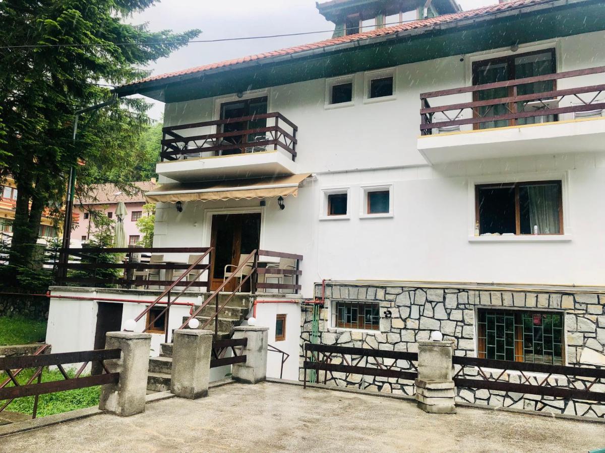 & Restaurant Kalinder Guest house